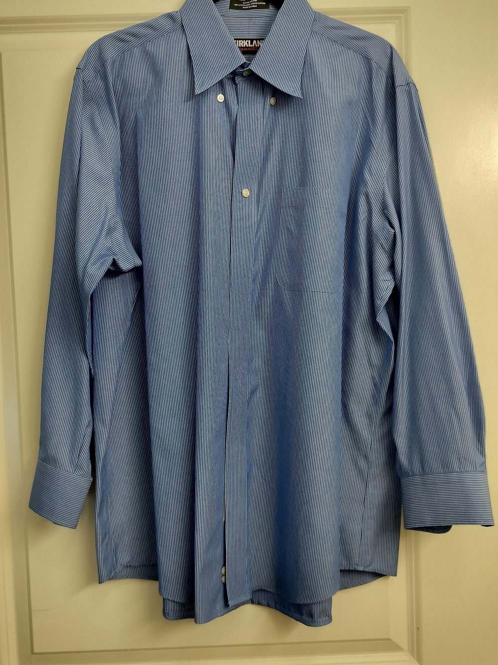 Kirkland Signature Men's Non-Iron Dress Shirt 16.5 x 32 Blue Striped Long Sleeve